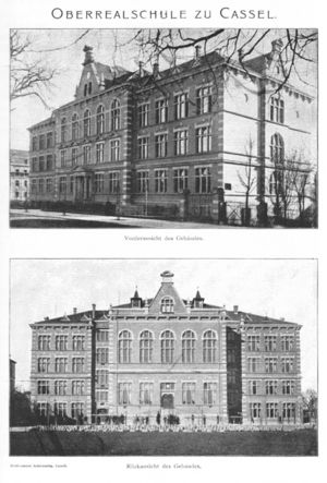 B7 Das Schulgebäude im Jahr der Einweihung 1898.jpg